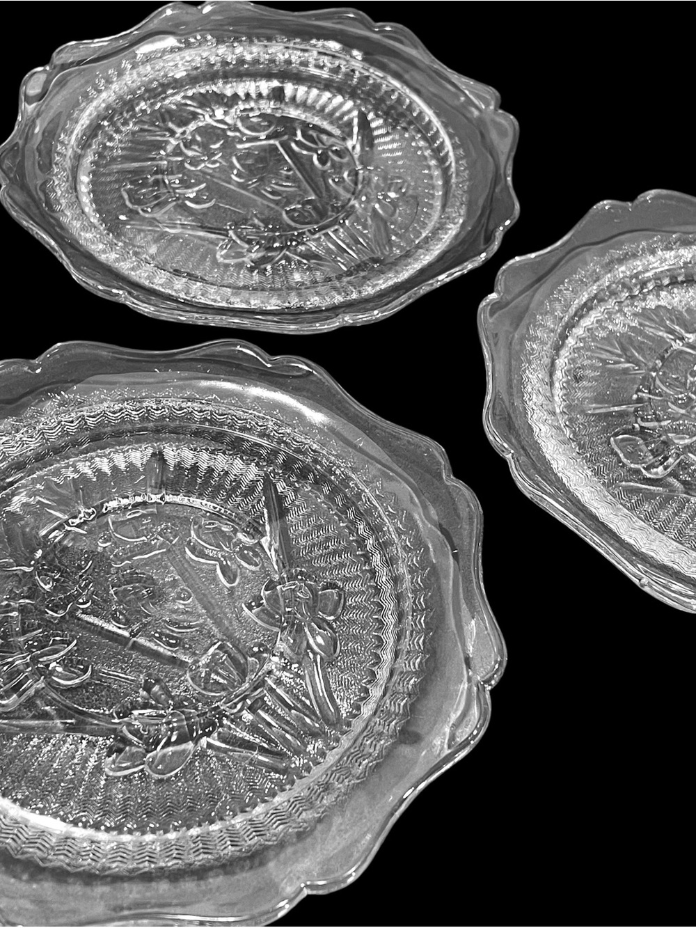 Antique 1920s Jeannette Glass Iris Iridescent Pattern Bread & Butter Plates (3)